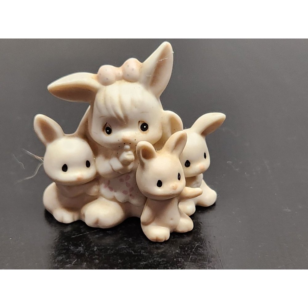 Enesco "Some Bunny's Sleeping" - 522996 - 1990 - Samuel J. Butcher